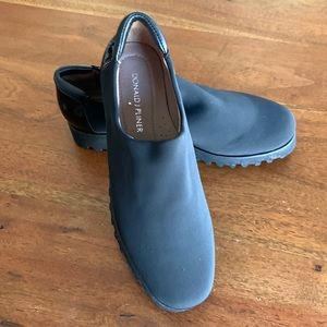 Women’s Black Donald Pliner Slip-ons.  Size 6.5